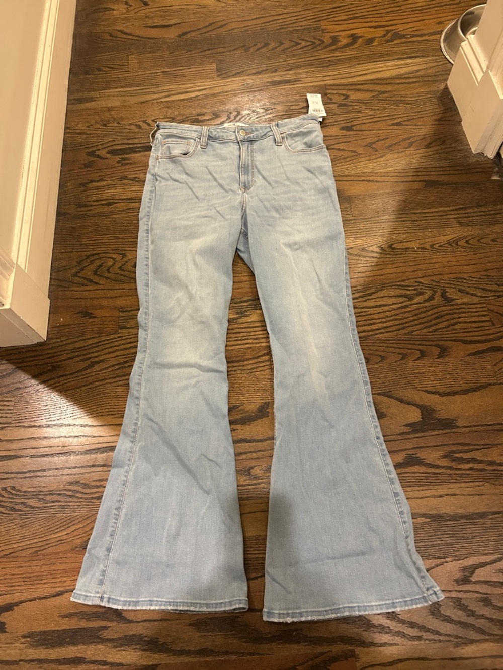 Hollister Light Wash Flared Women’s Jeans